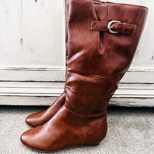 So Brown Vegan Marbled Leather Buckled Side Zip Knee High Riding Boots - Size 9